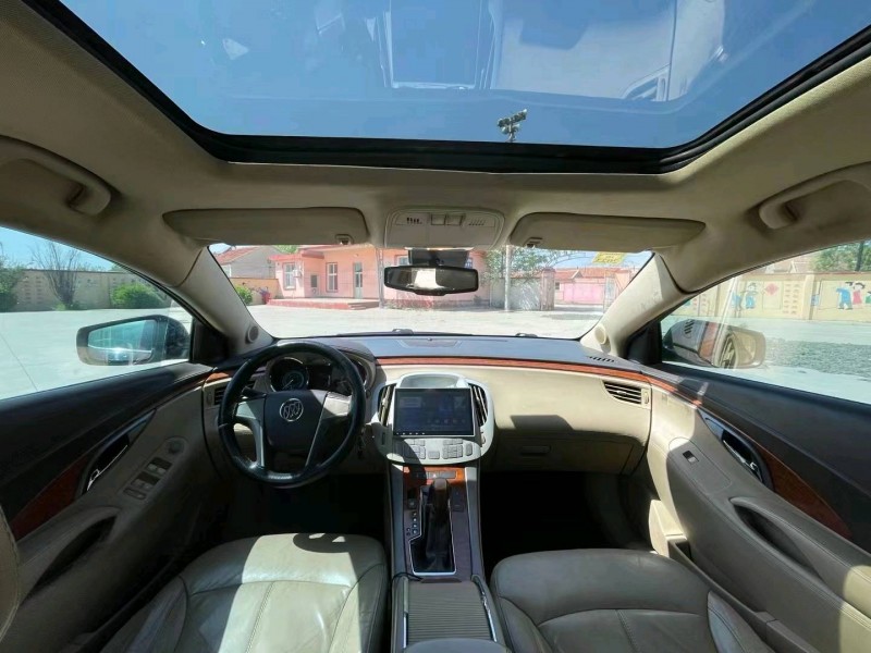 石家庄12年别克君越9