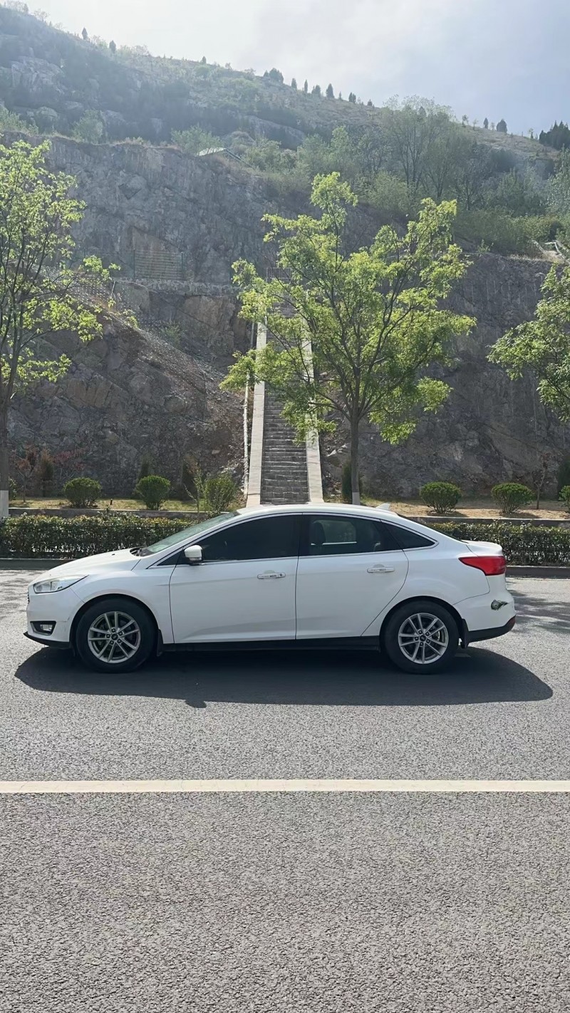 济南16年福特福克斯4