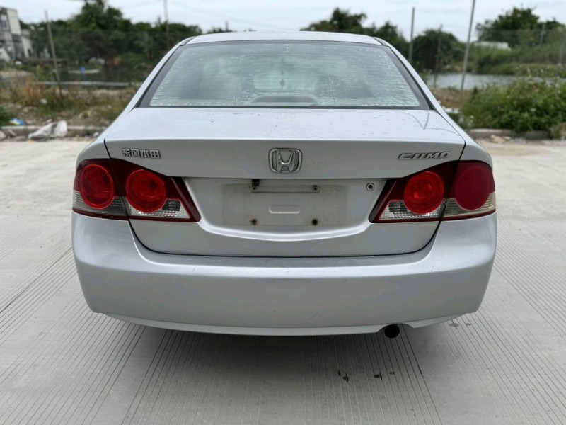 汕头13年本田思铭8