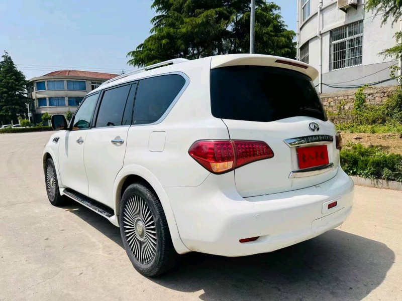 東營10年英菲尼迪QX806