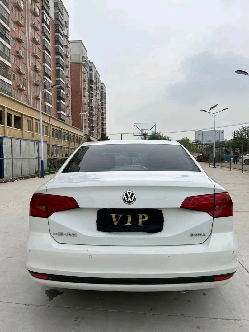 武汉17年大众宝来5