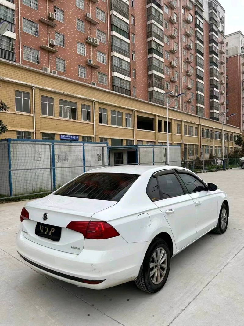 武汉17年大众宝来6