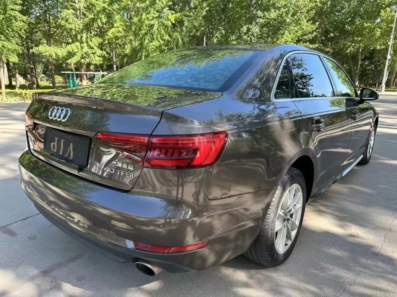 济宁17年奥迪A4L8