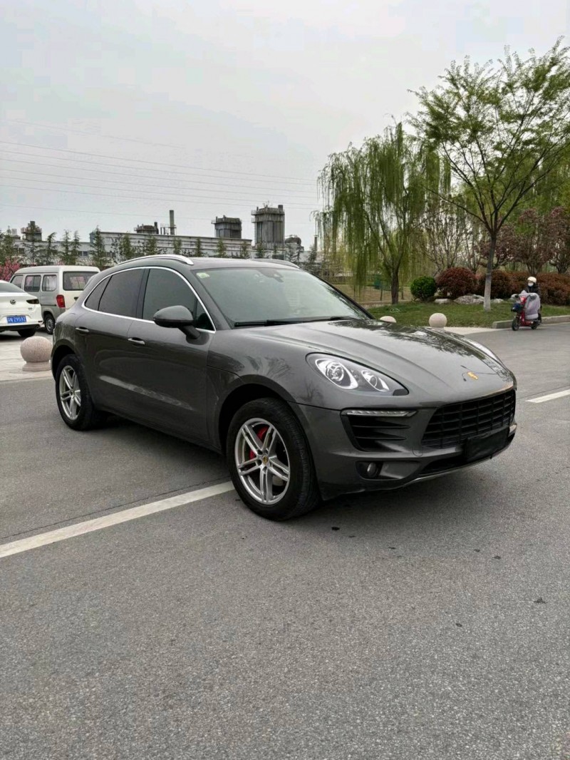 宿迁16年保时捷Macan3