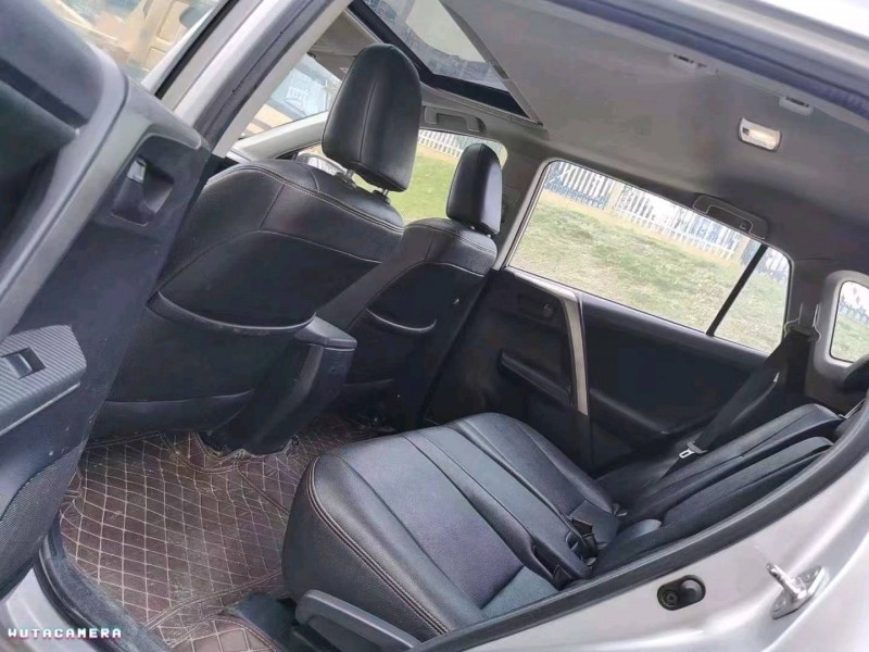 衡陽16年豐田RAV4榮放3