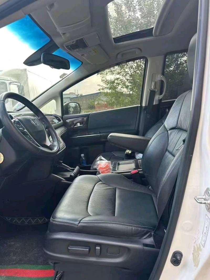 东营19年本田艾力绅8