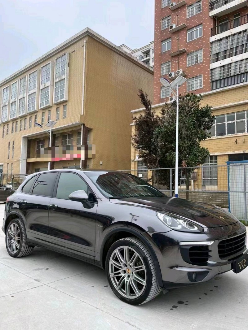 武汉17年保时捷卡宴3