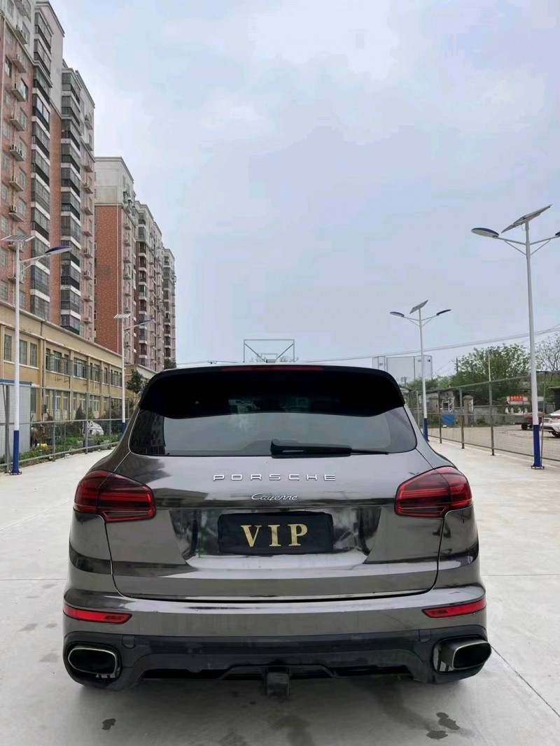 武汉17年保时捷卡宴4
