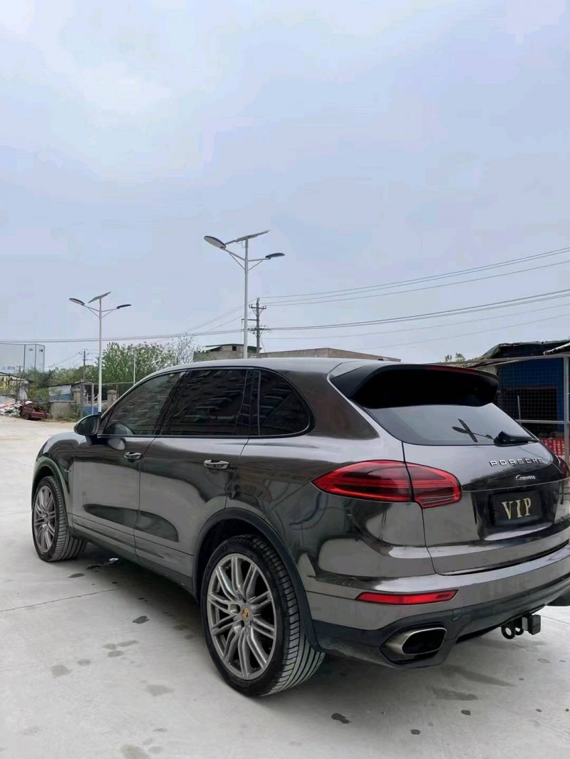 武汉17年保时捷卡宴5