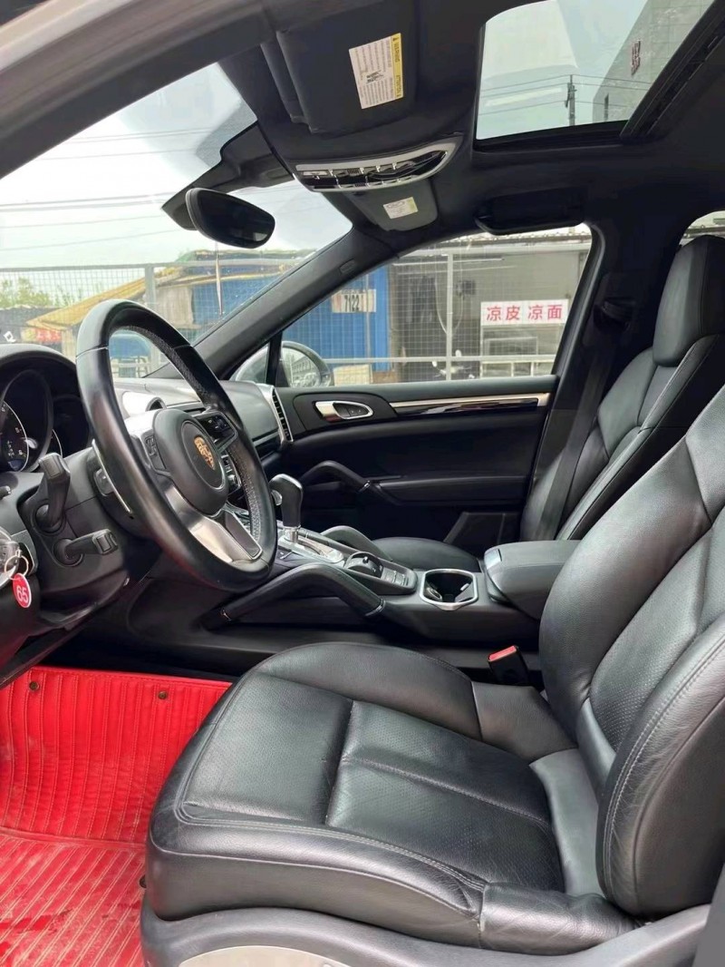 武汉17年保时捷卡宴7