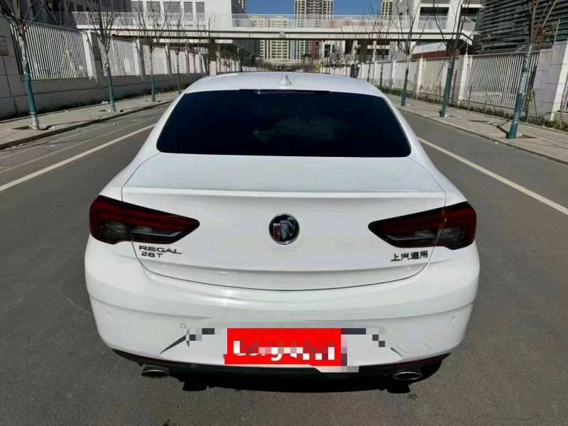 济宁17年别克君威9