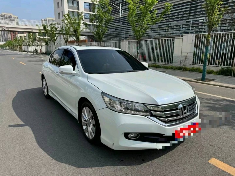 济宁14年本田雅阁2