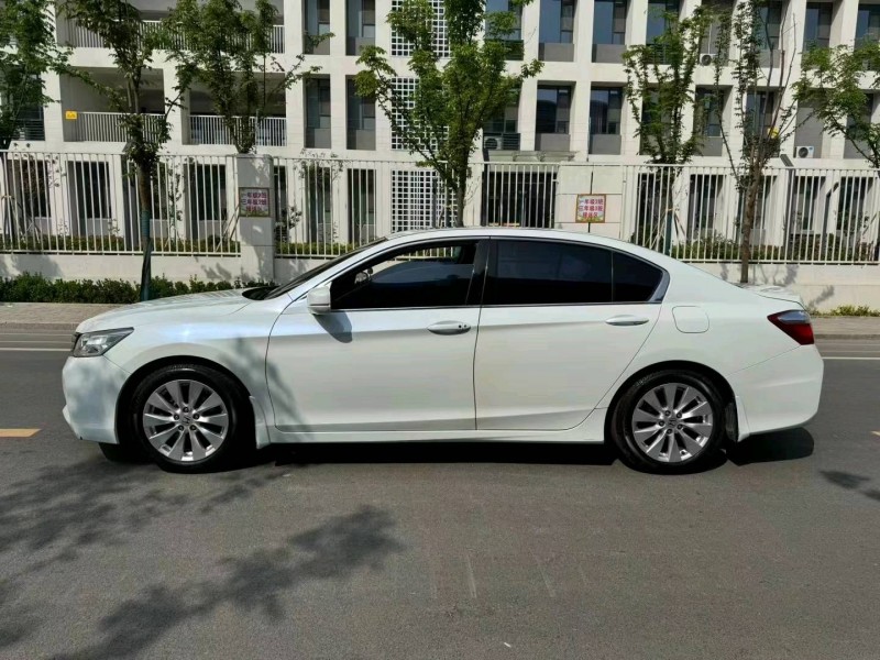 济宁14年本田雅阁4