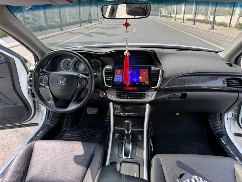 济宁14年本田雅阁7