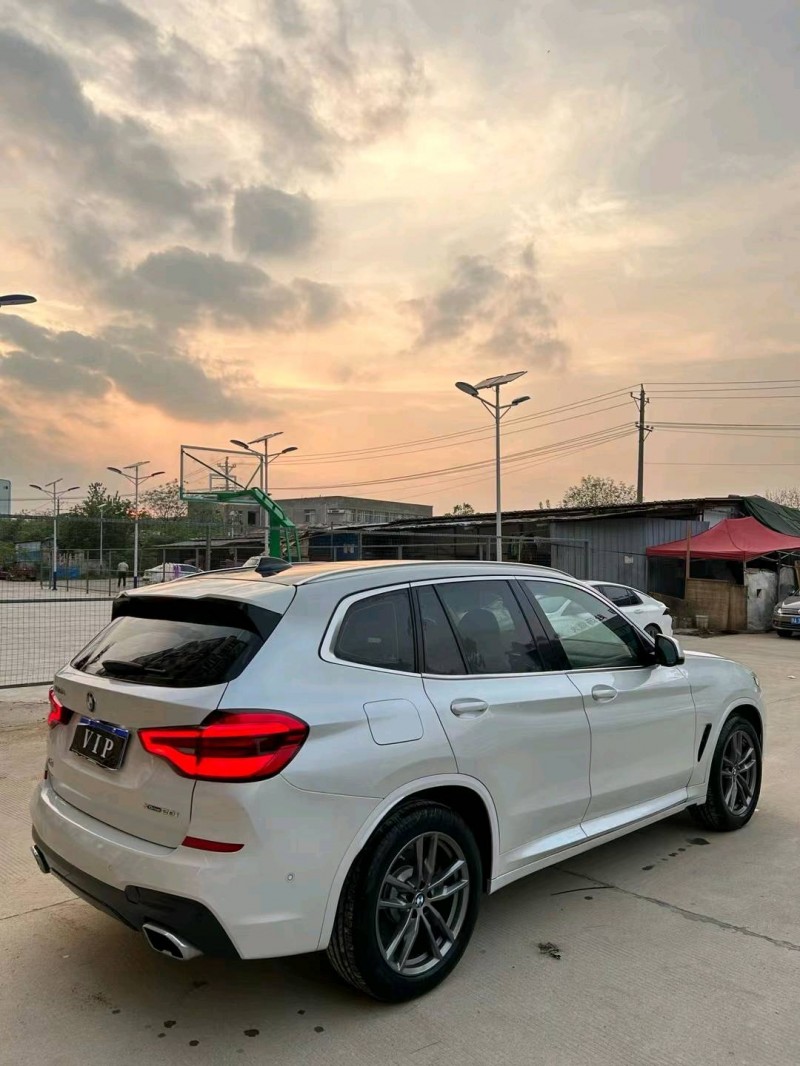 武汉21年宝马X36