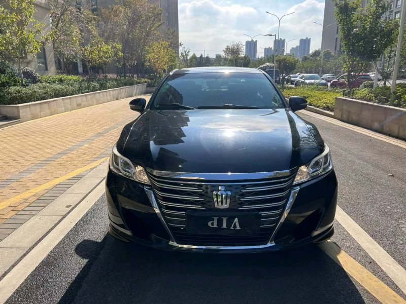 苏州17年丰田皇冠1