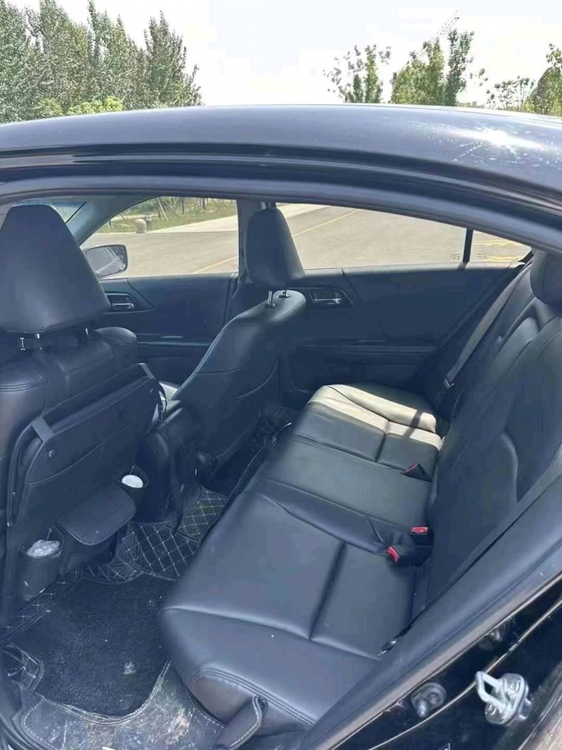 烟台18年本田雅阁8