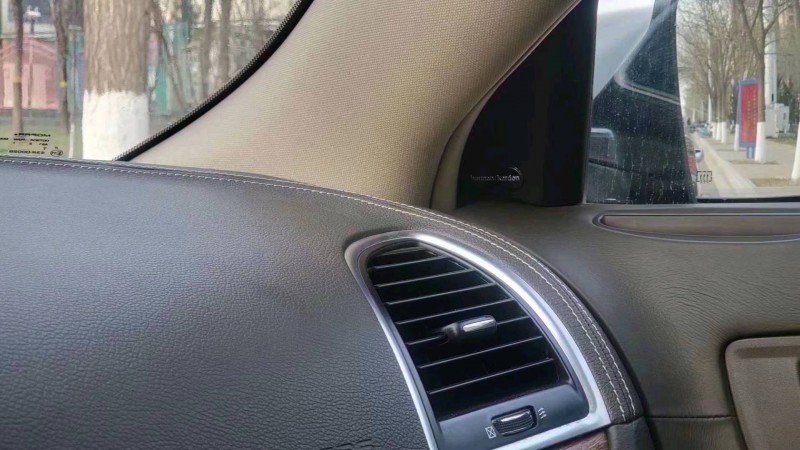 邢台13年克莱斯勒300C7