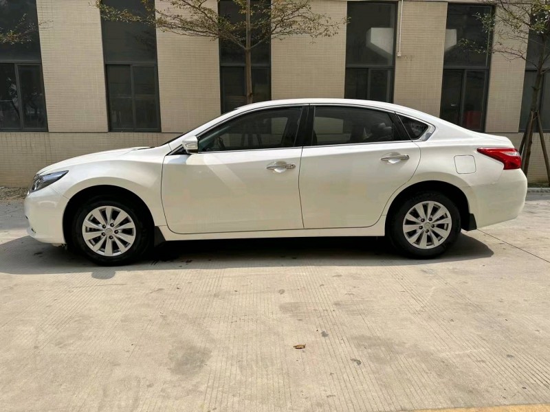 佛山17年日产天籁6