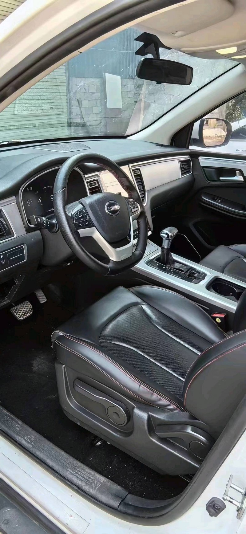 南宁19年SWM斯威汽车G052