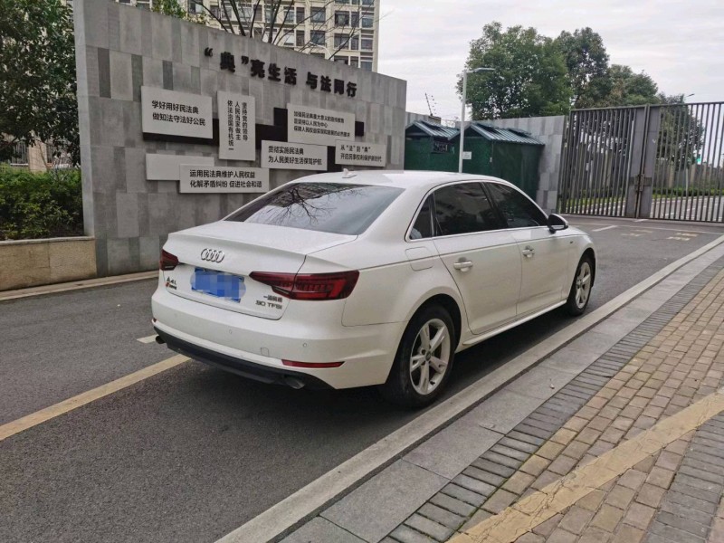 苏州18年奥迪A4L8