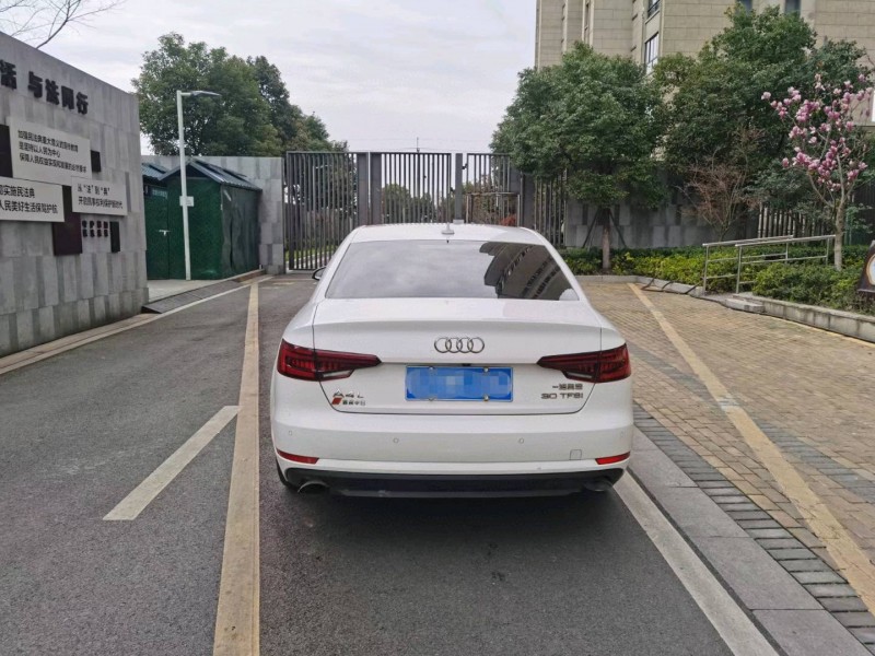 苏州18年奥迪A4L9