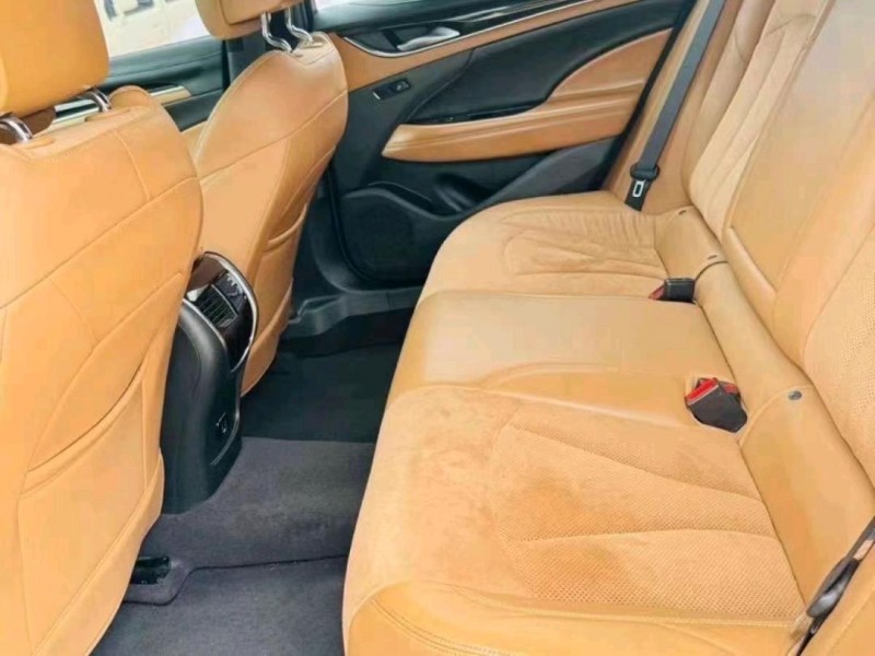 枣庄17年别克君越7