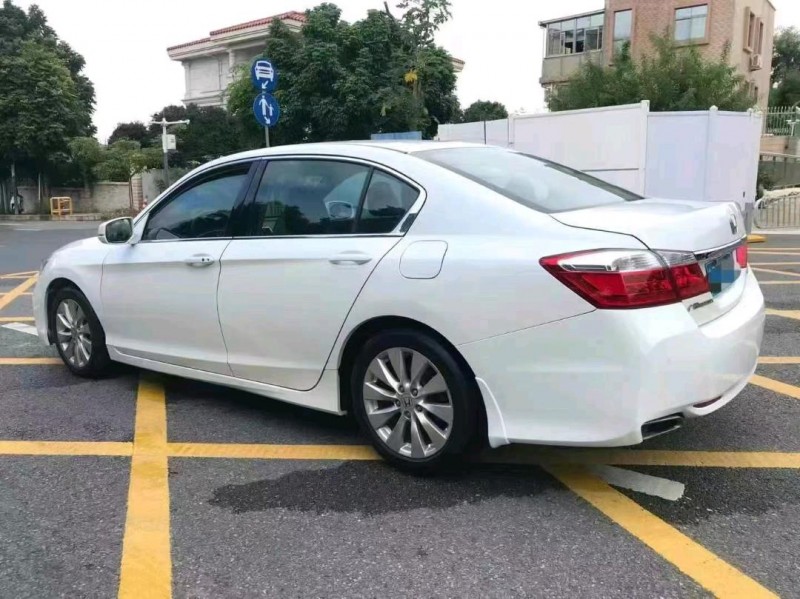 汕头14年本田雅阁7