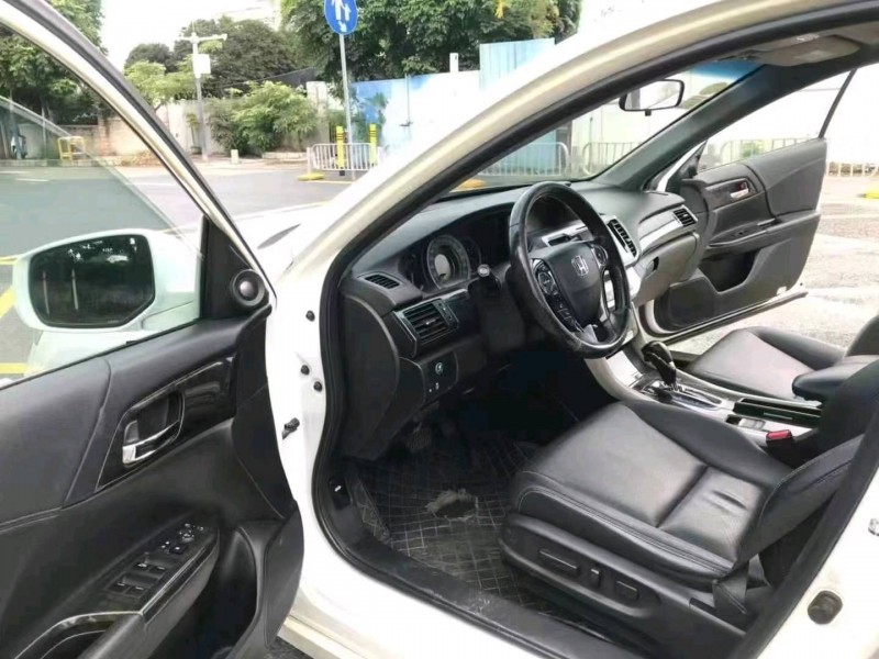 汕头14年本田雅阁8