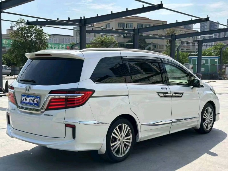 汕头17年本田艾力绅8