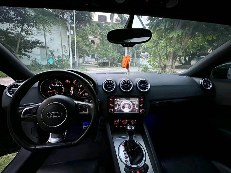 佛山13年奥迪TT7