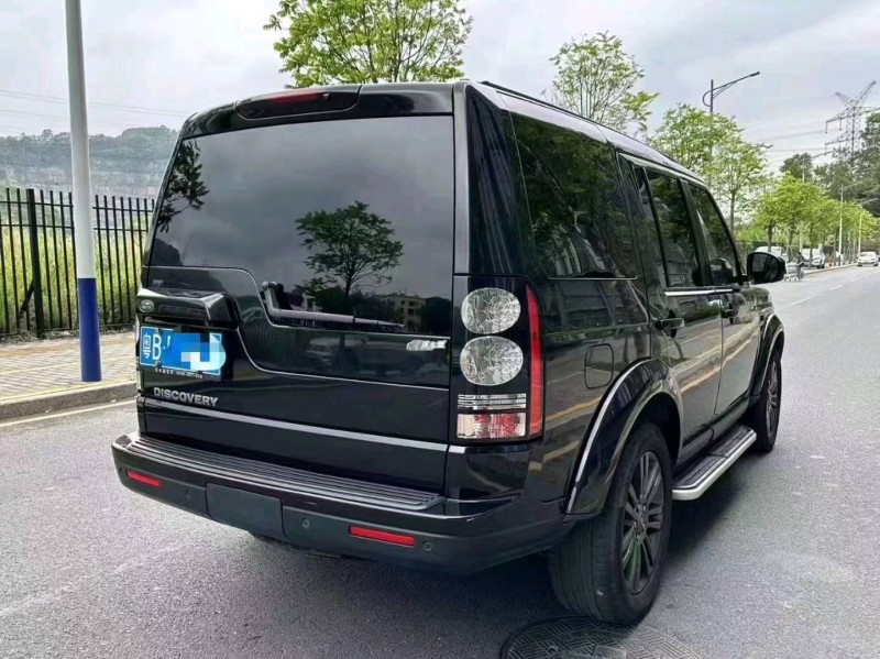 汕头17年路虎发现8