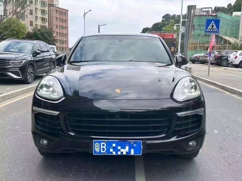 汕头18年保时捷卡宴1