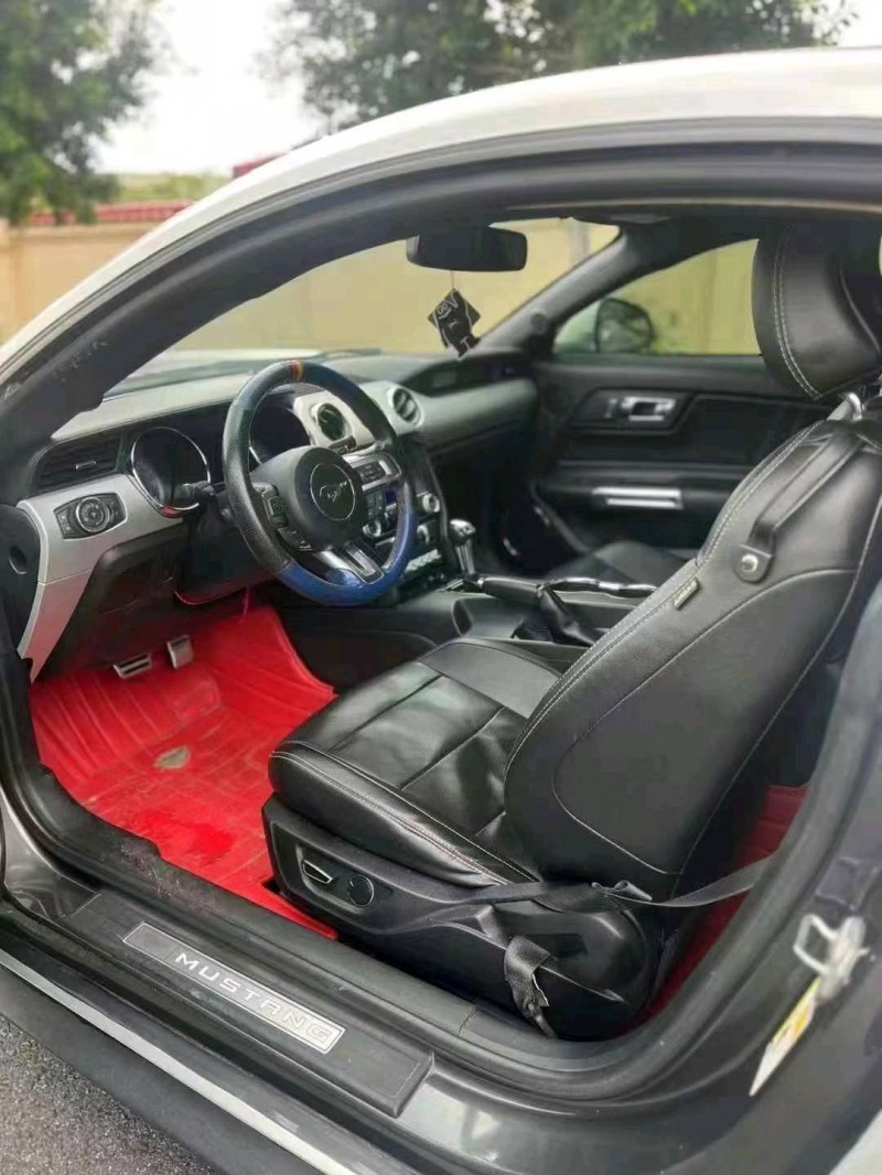 汕头17年福特野马2