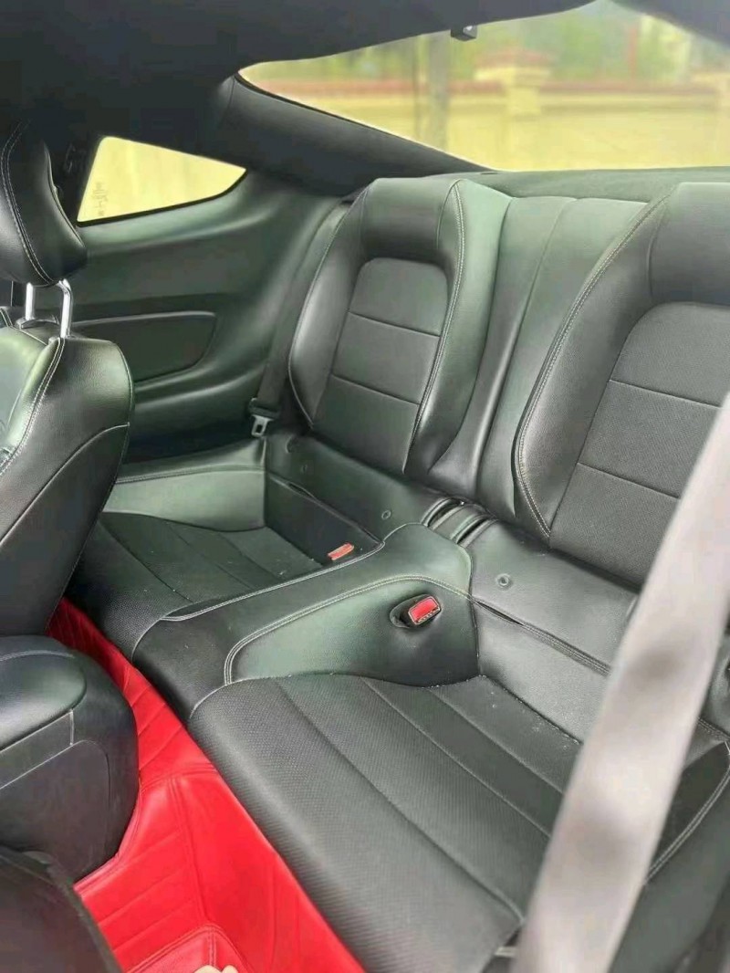 汕头17年福特野马6