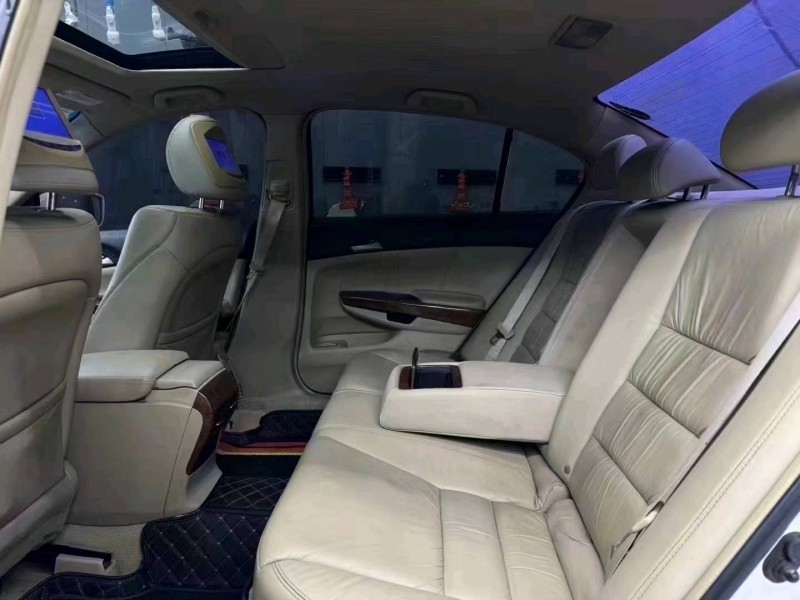 济宁12年本田雅阁4