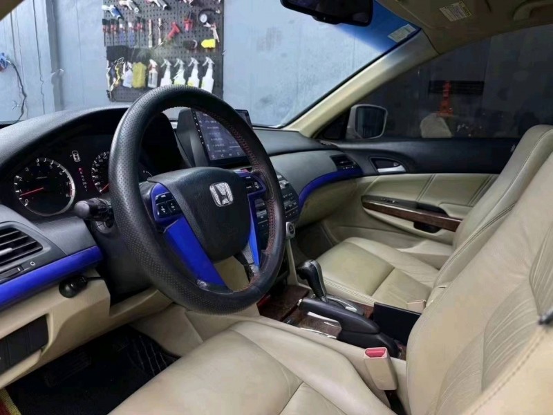 济宁12年本田雅阁7