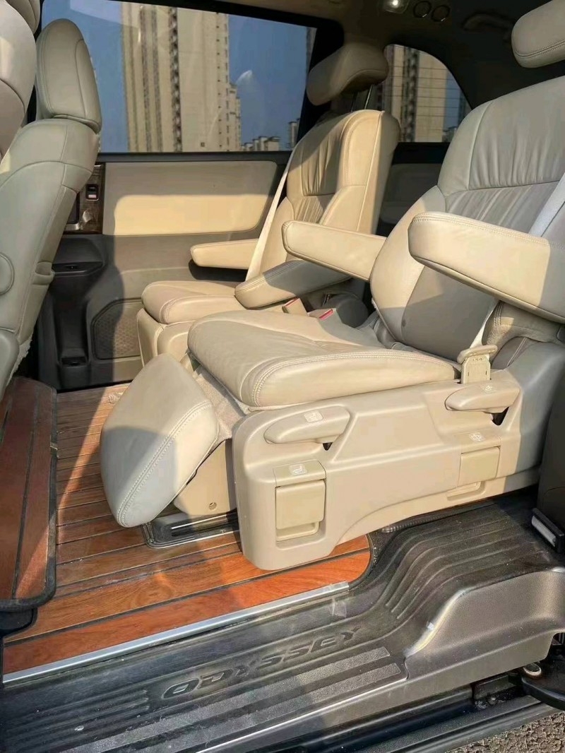 济宁16年本田奥德赛4