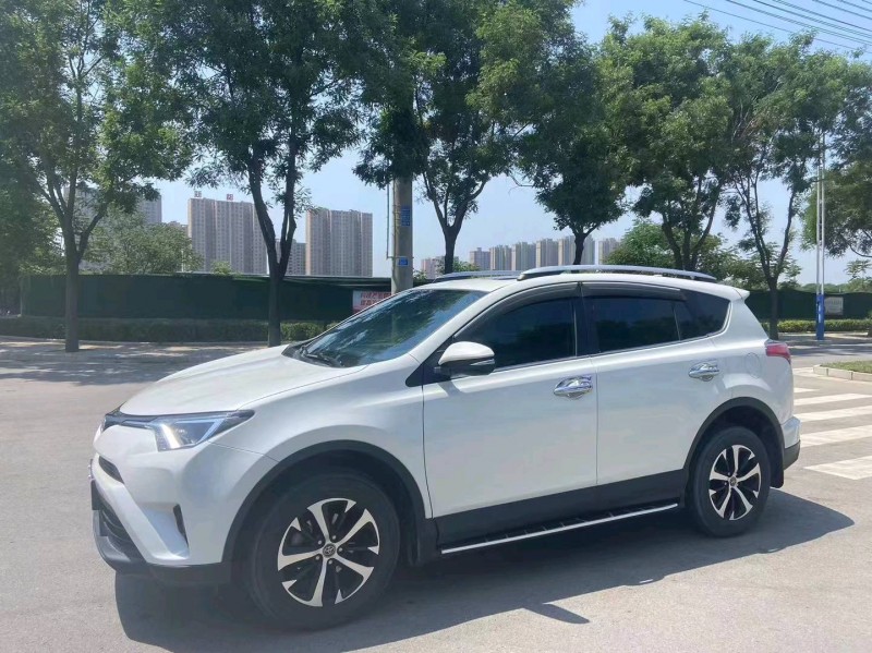 咸陽19年豐田RAV4榮放2
