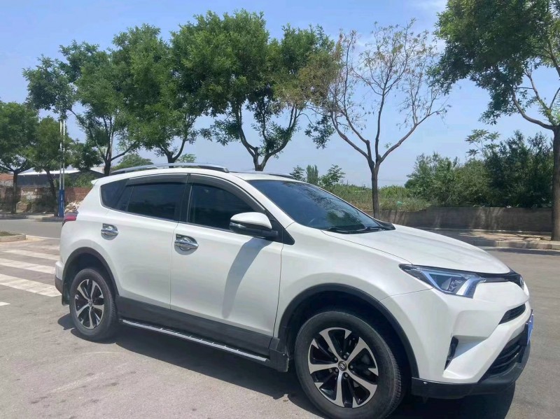 咸陽19年豐田RAV4榮放3