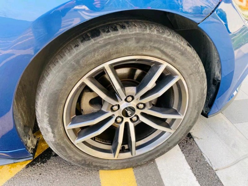 青岛17年福特野马7