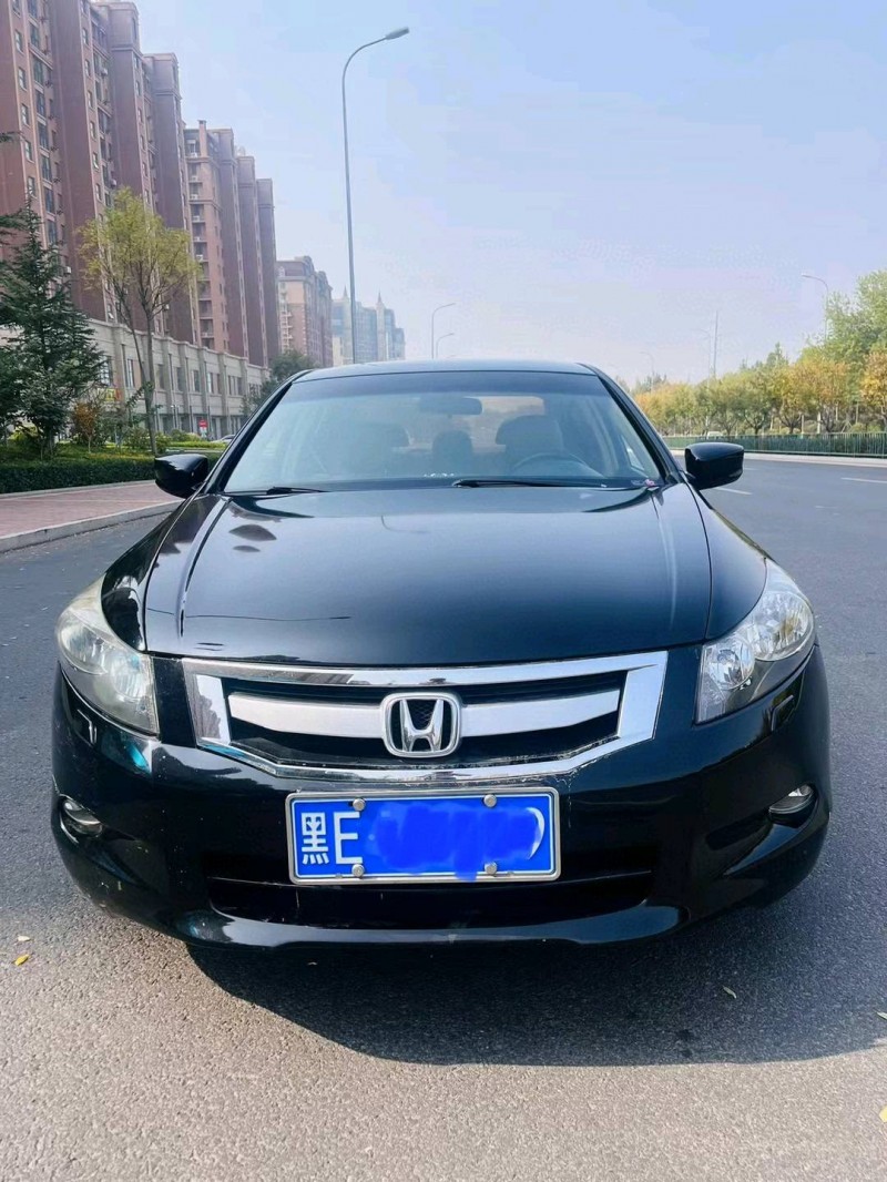 青岛10年本田雅阁1