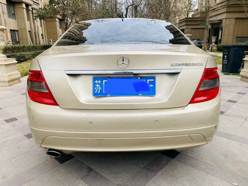 青岛11年奔驰C5