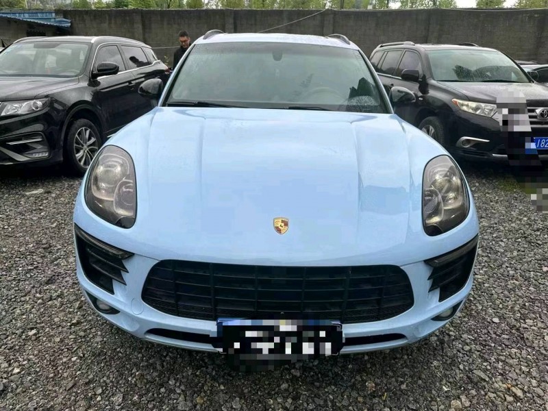 重庆15年保时捷Macan1