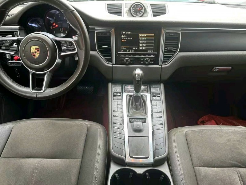 重庆15年保时捷Macan8