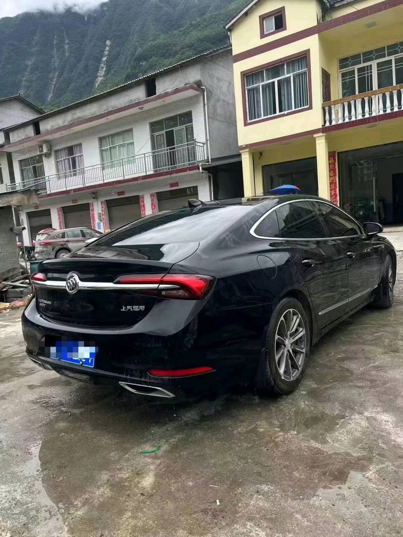 重庆21年别克君越2