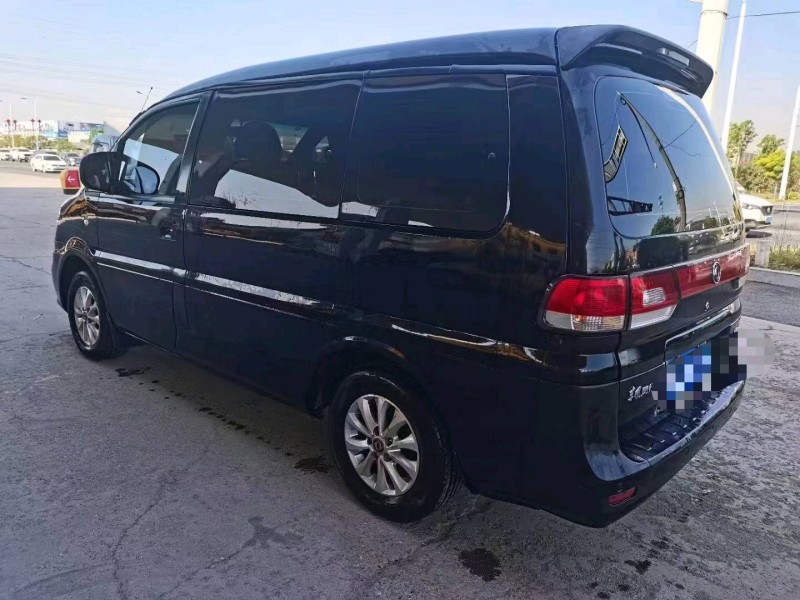 保定17年东风菱智4