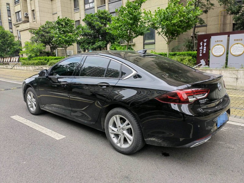 苏州23年别克君威7