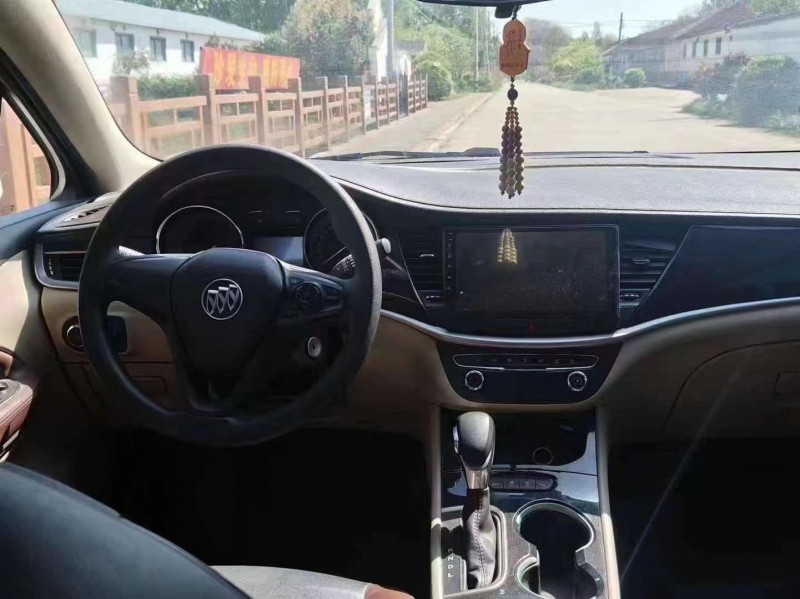 青岛17年别克威朗6