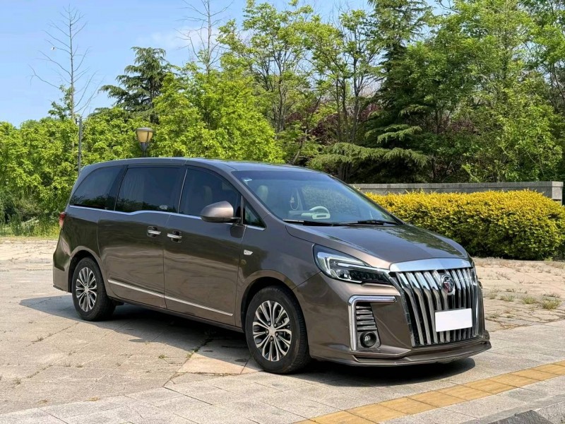 青岛21年别克GL82